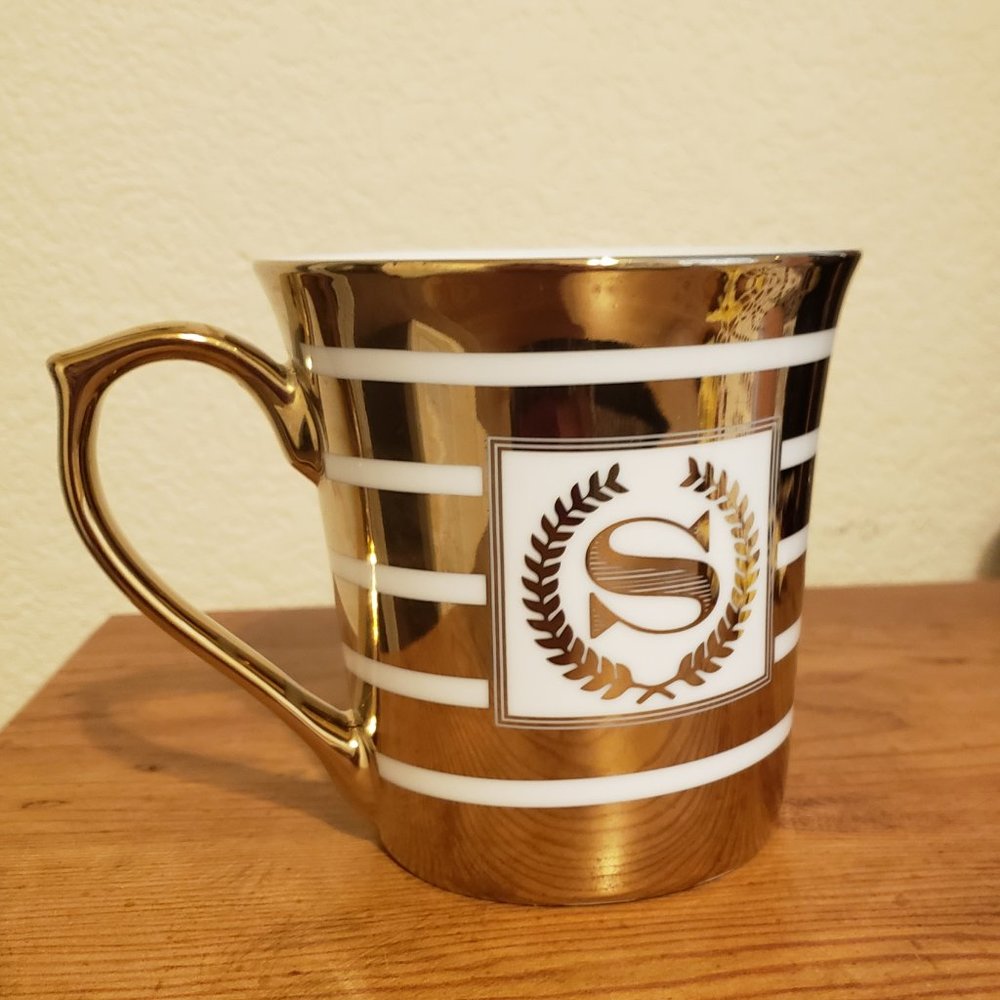💋Bebe Golden Mug with "S" Monogram